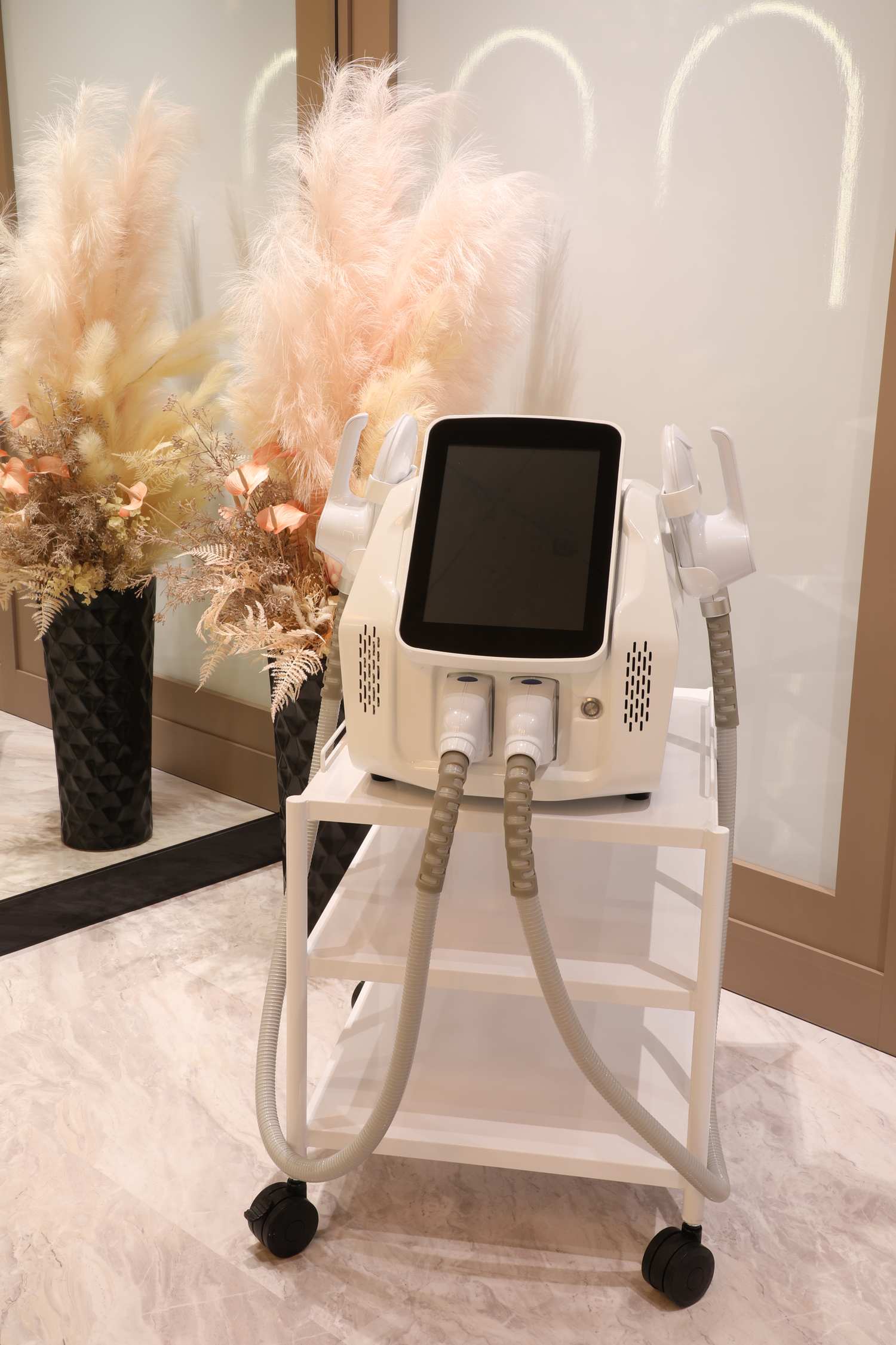 驚異の筋肉運動（施術イメージ）